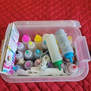 Tye dyeing kit